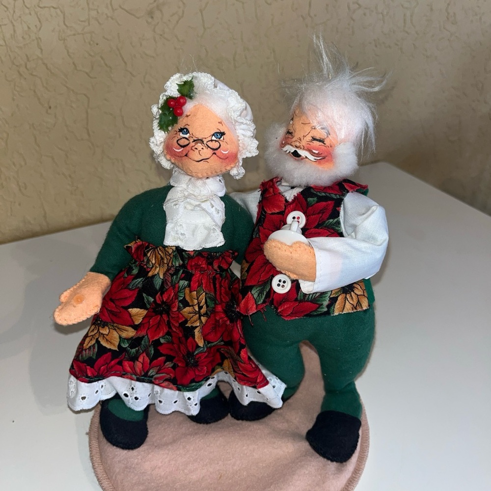Annalee 1998, Mr. And Mrs. Santa Claus Mobiltee Dolls
